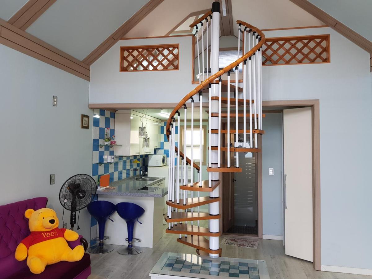 נמהא Rainbow Hill Pension מראה חיצוני תמונה
